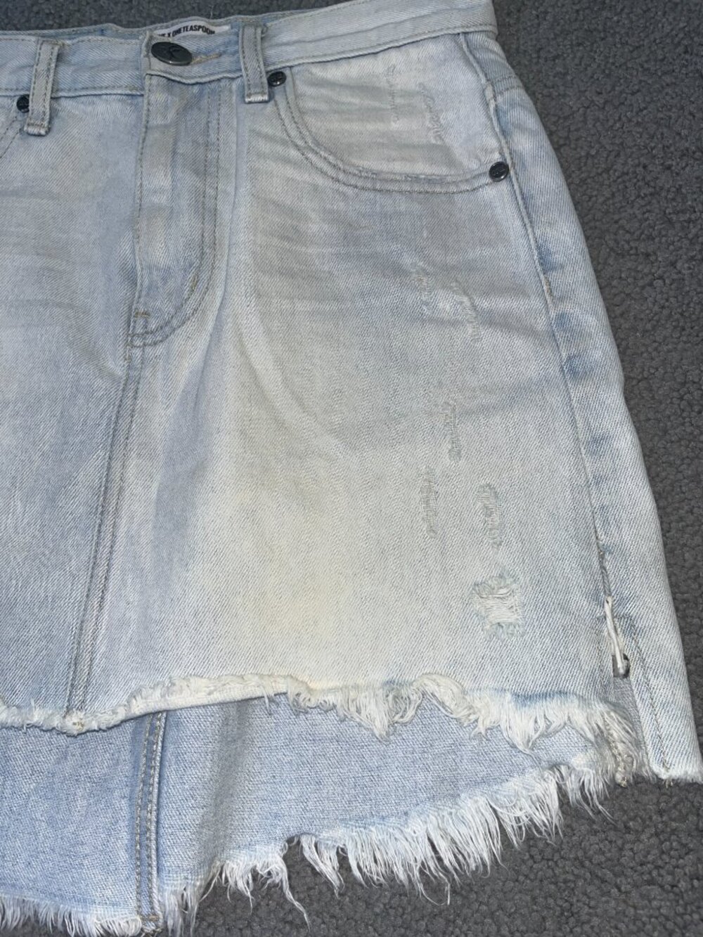 ONE X ONETEASPOON DESTROYED DENIM JEAN MINI SKIRT WITH FRAYED HEM - EUC - 26 - Picture 3 of 12
